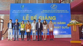 Bế giảng và trao Chứng chỉ tốt nghiệp cho học viên lớp Đào tạo Nghề trình độ Sơ cấp