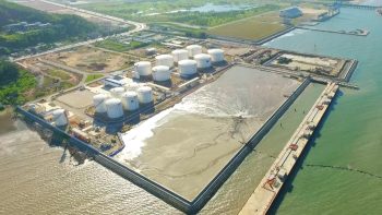 Chuyên viên bộ phận kế hoạch và quản lý hàng hóa